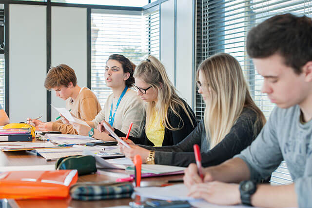 Kosova Üniversitesi Ücretleri Fiyatları